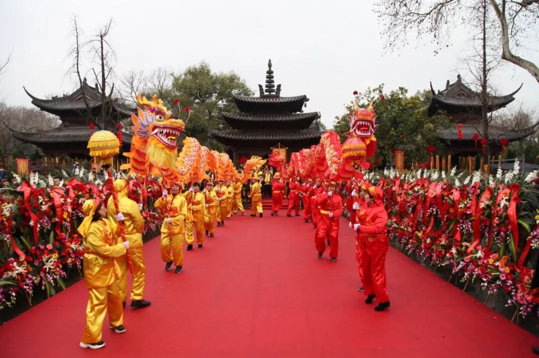 11月正负值全队垫底 失误场均飙升至5.3次 詹姆斯遭遇困境 (正负值啥意思)