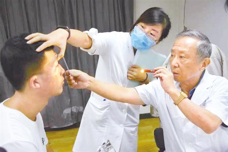 仁心医术映光辉 银幕流转百年情 回首电影与医学的交织辉映 (仁心医师)