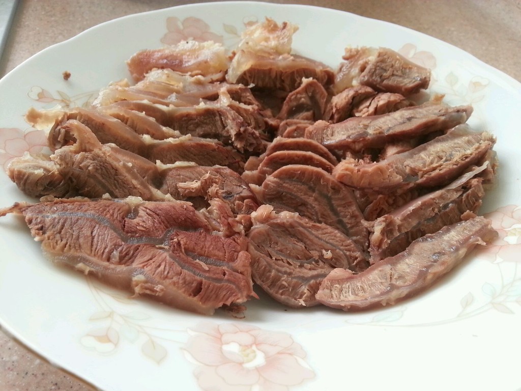 吃牛肉的隐秘规则不容错过 牛肉的致命劲敌 医生揭秘二者同食的禁忌 (吃牛肉的隐秘说法)