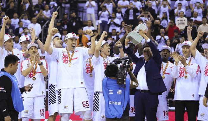 CBA双冠 NBA 传奇谢幕！中国魔术师正式告别 国内唯一 (cbanba双冠王)