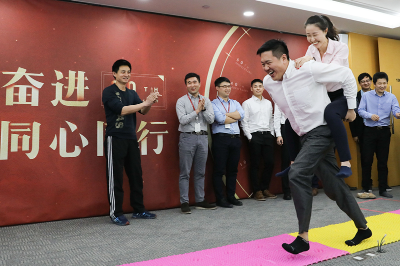 内行人揭秘背后的原因 餐馆为何热衷于以龙利鱼制作酸菜鱼 (内行人揭秘背景音乐)