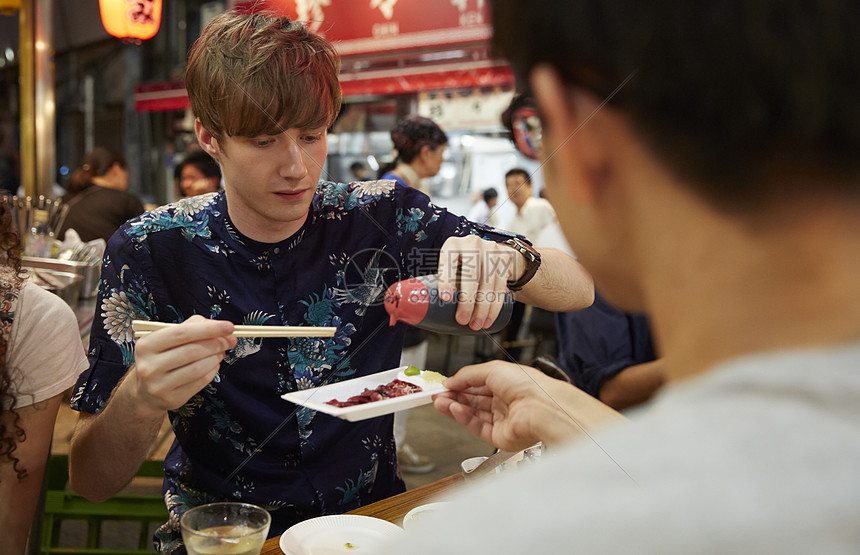 品尝当地人的味蕾之选 探索岳阳附近的美食秘境 飞悦易登机 (品尝当地人的美食)